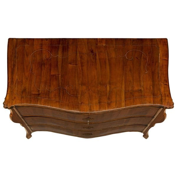 Italian 18th Century Louis XIV Period Walnut Inlaid Bombée Commode - Image 5